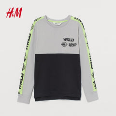 H&M LIGHT GREY BLOCK COLORED WRLD JERSEY T-SHIRT