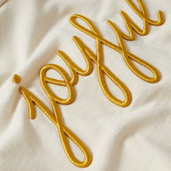 MANGO ECRU JOYFUL EMBROIDRED MESSAGE CROP HOODIE