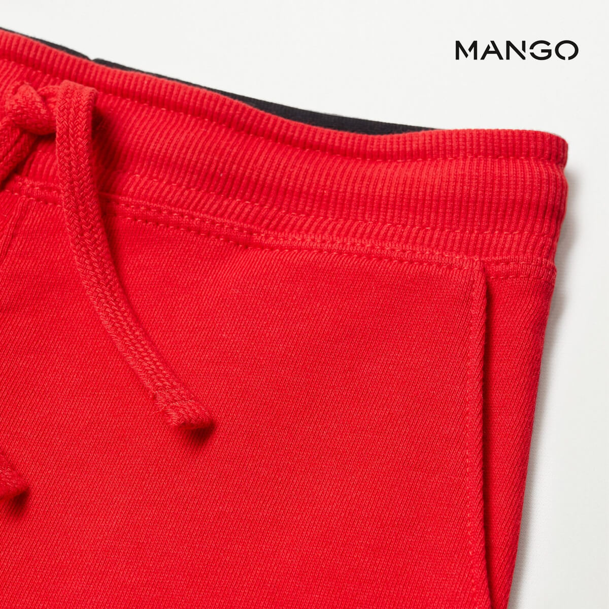 MANGO RED JOGGING BERMUDA SHORTS - Peekaboo